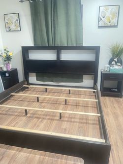 King size frame + box spring + nightstands