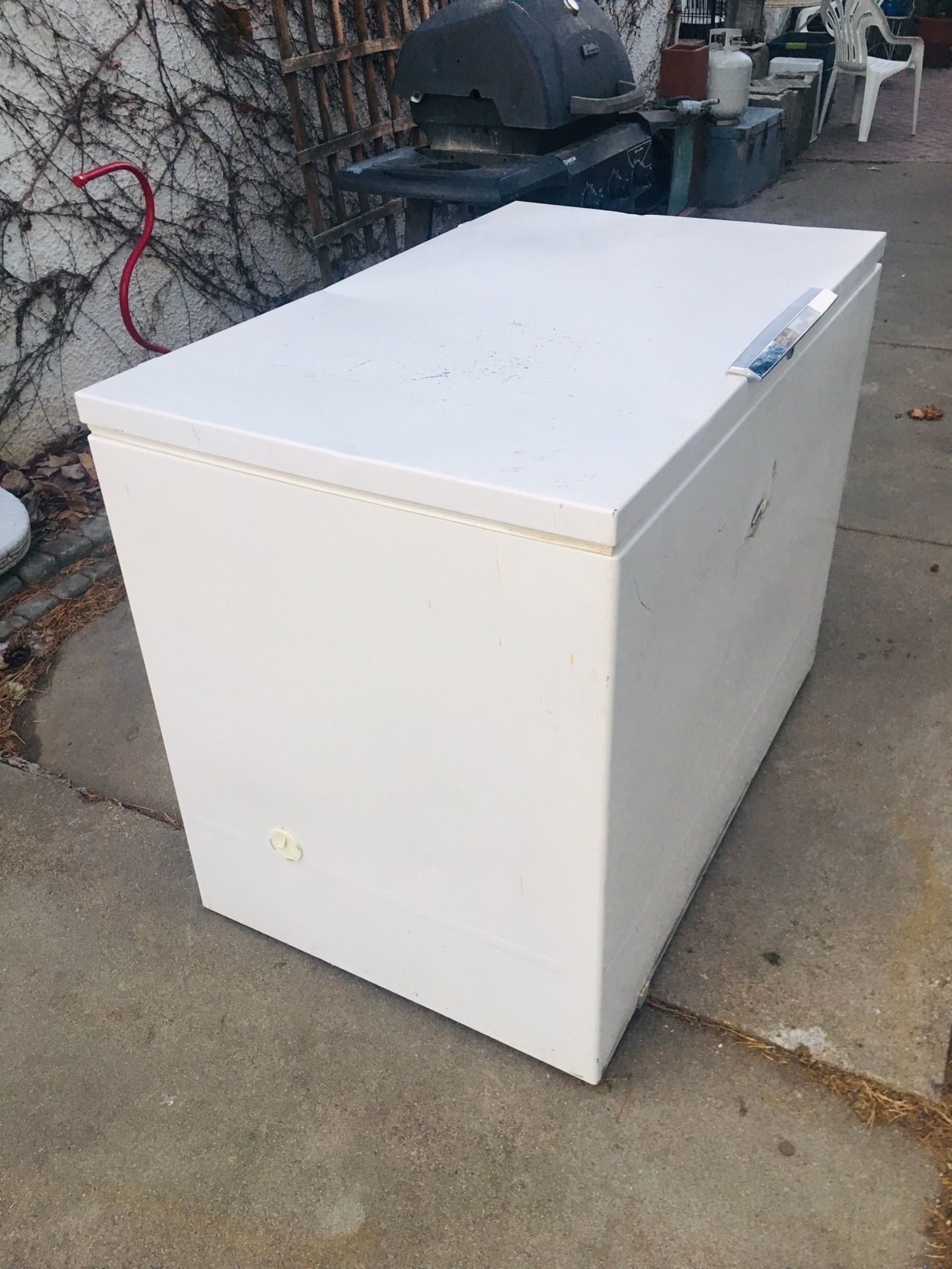 Chest freezer