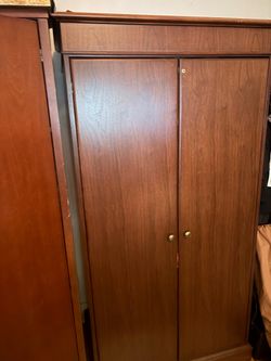Closet/storage piece