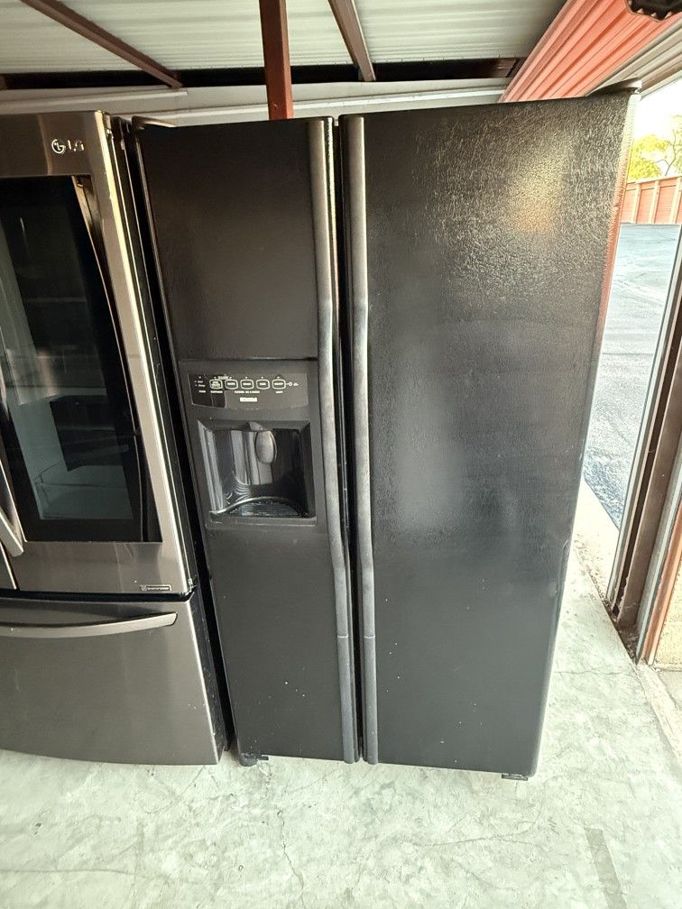 Black Kenmore Refrigerator And Freezer