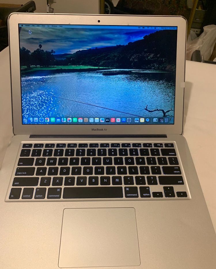 Apple Macbook 13.3” Retina