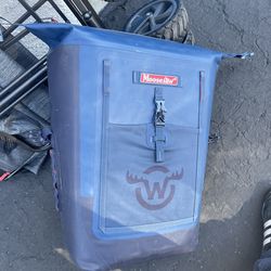 Moosejaw 24 Can Midnight Blue Chilladilla Soft-Sided Backpack Cooler New