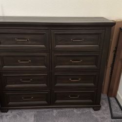 Dresser and two matching nightstands
