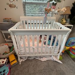 Mini Crib (Like New)