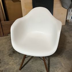 Mod Vintage Style Plastic Molded Dining Chair
