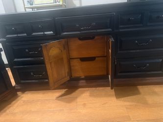 Dressser set
