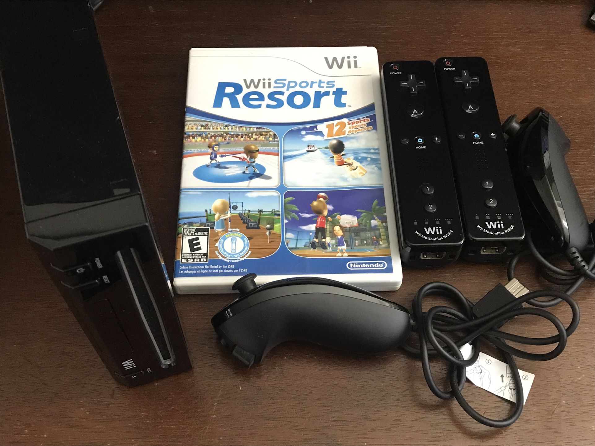 Nintendo Wii & Wii Sports Resort 