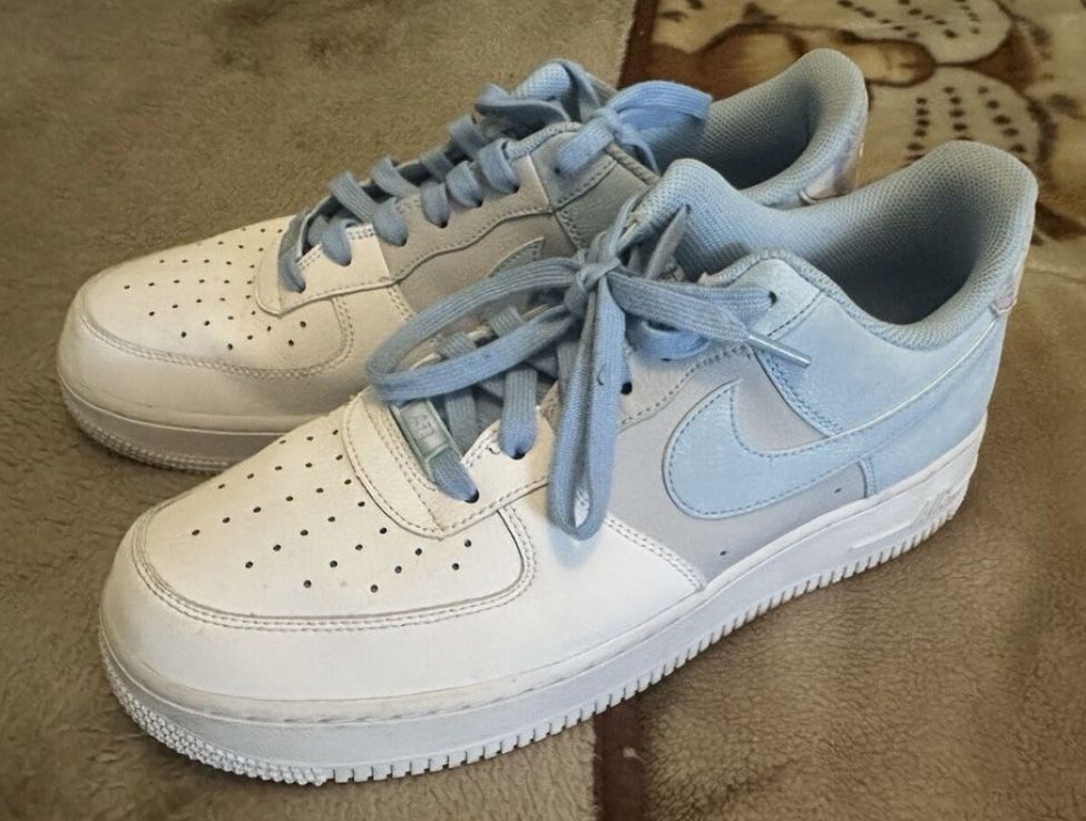 Nike Air Force (Size 8)