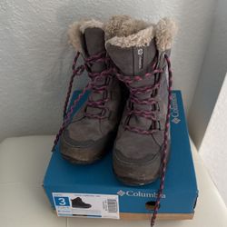 Snow Boots For Girls size 3 Waterproof columbia