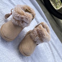 Faux Fur Boots W/Pink Accents Size 3 Fashion Boots Style Kids Girls