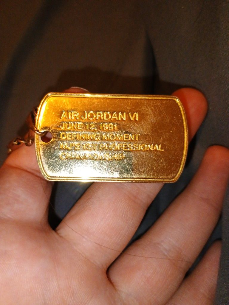 Air Jordan Real Gold And Then The Chain Is Fake