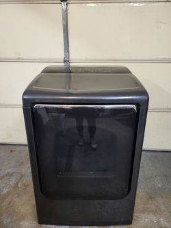 2023 Samsung dryer (Delivery Available)