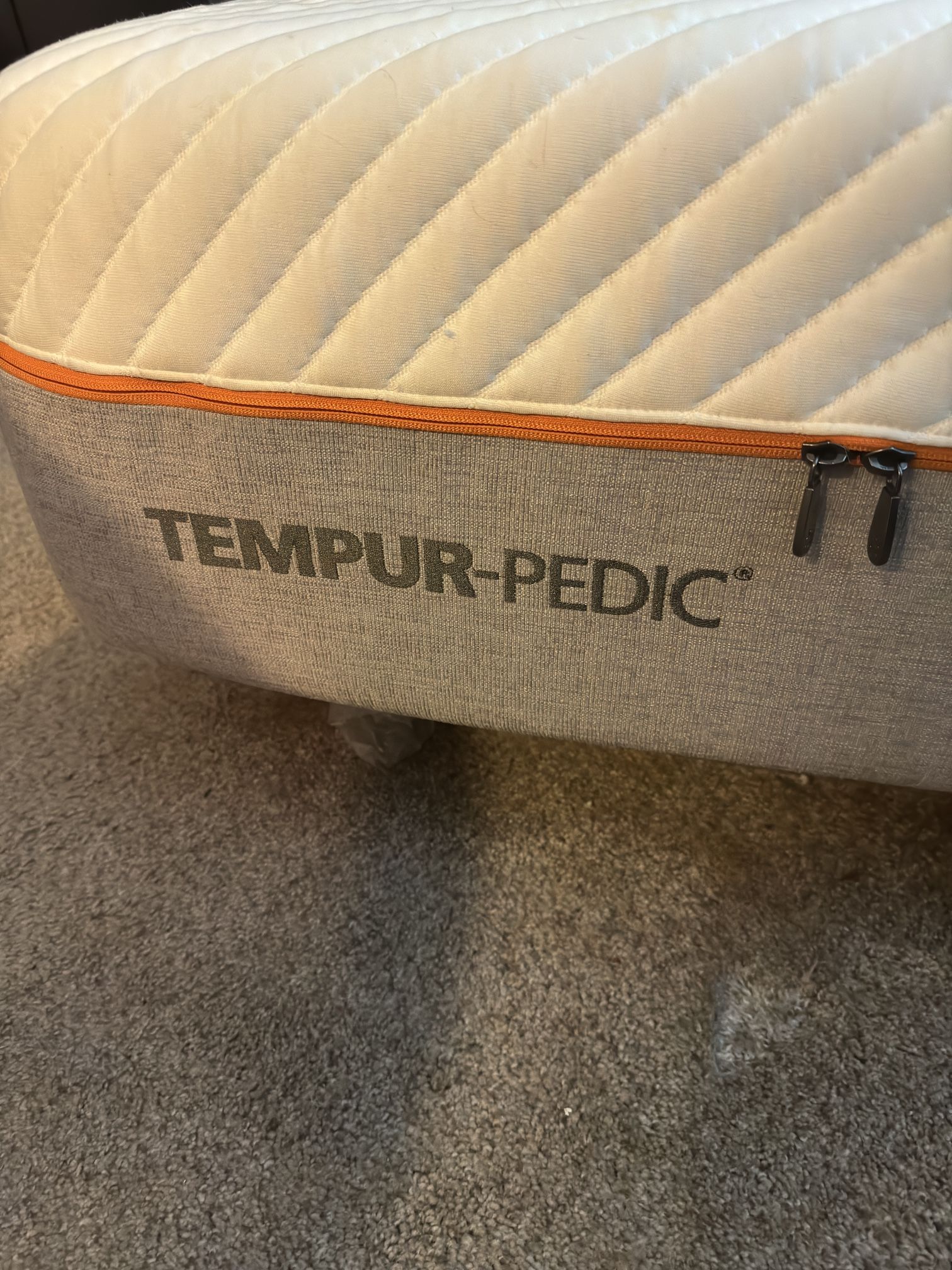 TEMPUR-PEDIC KING SIZE (TEMPUR-CONTOUR) SUPREME MATTRESS With Adjustable Bed Frame TEMPUR-PEDIC