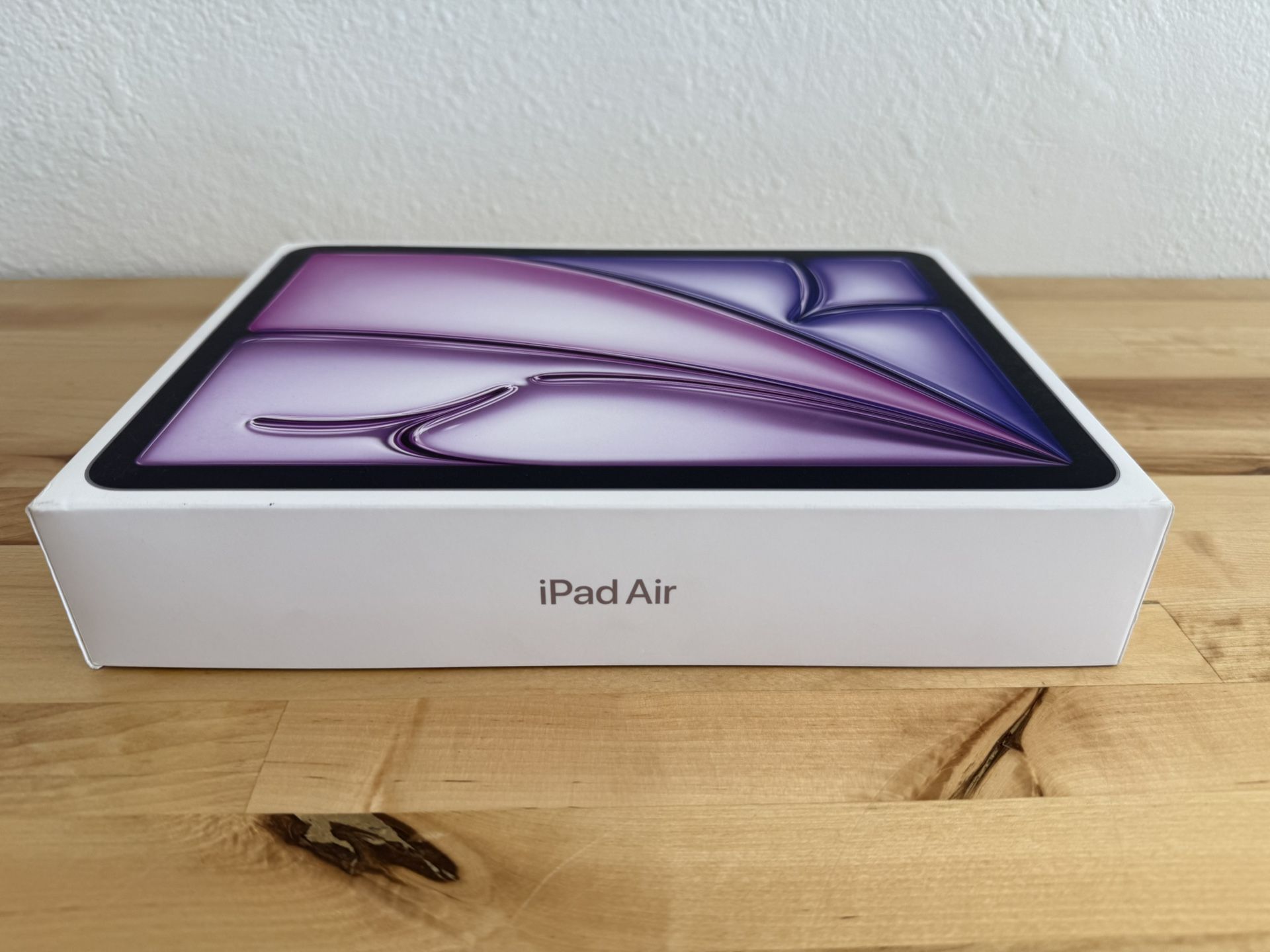 Brand New Sealed M3 iPad Air 11-inch (2025) 128GB WiFi Purple.  