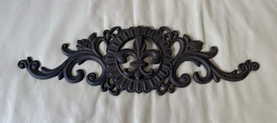 18" Cast Iron Fleur-de-Lis Wall Swag Pediment, Ornate French Country Decor