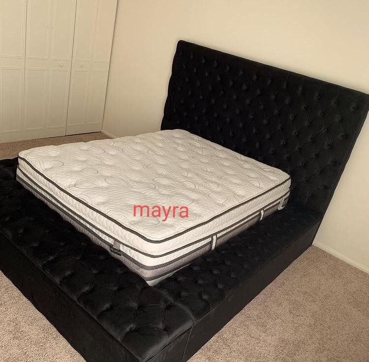 Brand New/ Black Velvet Queen Storage Platform Bed Frame Cama// Mattress Sold Separately