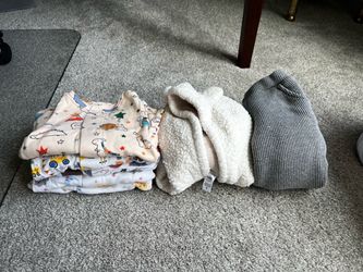 Cotton baby clothing with magnetic closure