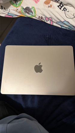MacBook Air m2 chip with 8gigs of memory
