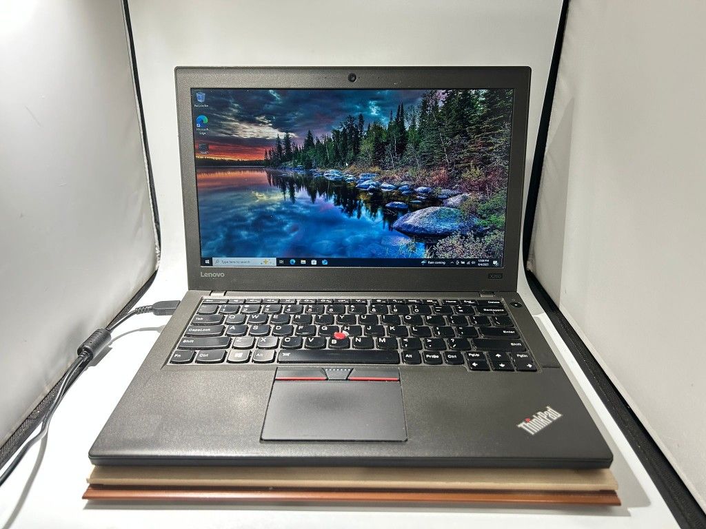Lenovo X260 Core i5-6300 8GB 256GB Windows 10 Pro Fully Functional