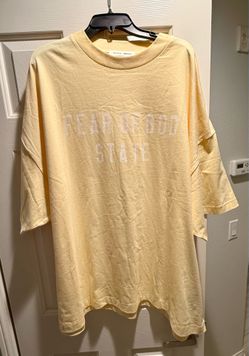 Fear of God Essentials 90's Tee XL Yellow Brand New