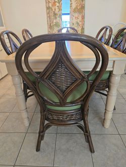 Dinning room table w/6 chairs