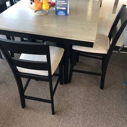 5pc Dining Room Table Set 