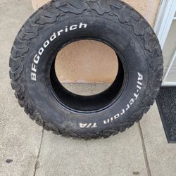 BF Goodrich A/T Tire 15" (1)