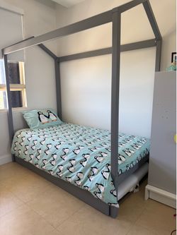 Max & Lily Twin House Bed with Trundle