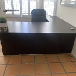 Dark Wood / Executive Desk / File Drawer