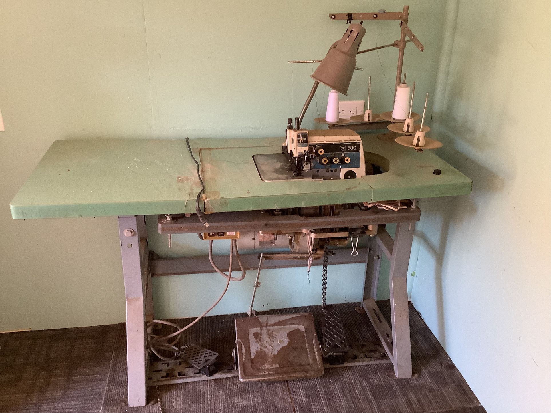 Overlock Sewing Machine