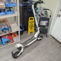 Electric scooter caroma