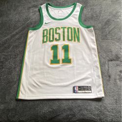 Official NBA Nike Kyrie Irving Boston Celtics Jersey #11, Size M (44)