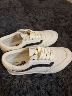 Vans (Men’s 7)
