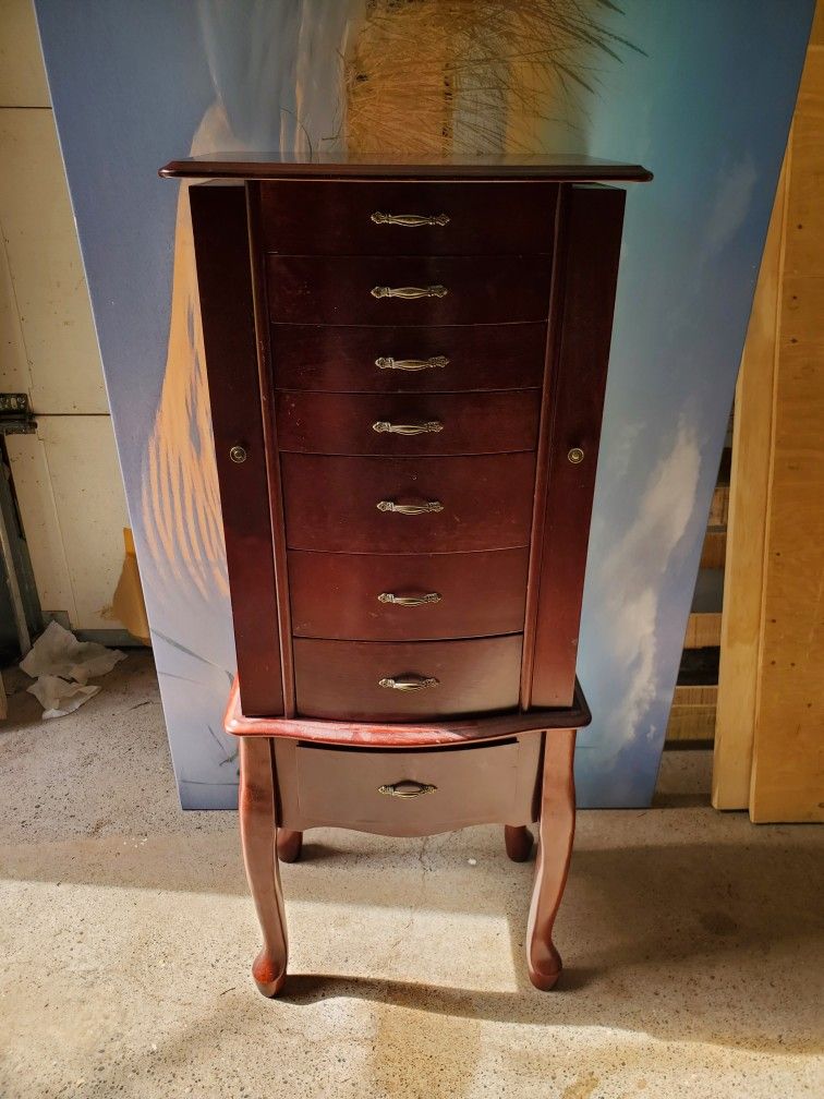 Armoire Antique Great Condition 