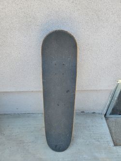 SKATEBOARD $25
