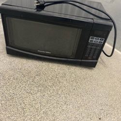 Proctor Silex PS-P70B17AP-KEB Microwave 0.7 cu. ft. Countertop