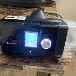 Airsense 10 With Carrying Case. Low Hours