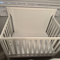 Mini Crib With Mattress. 