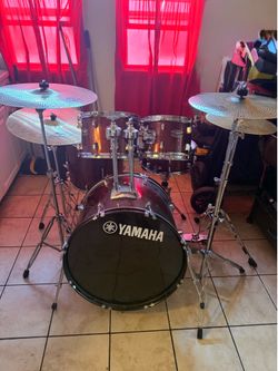 Yamaha drum set
