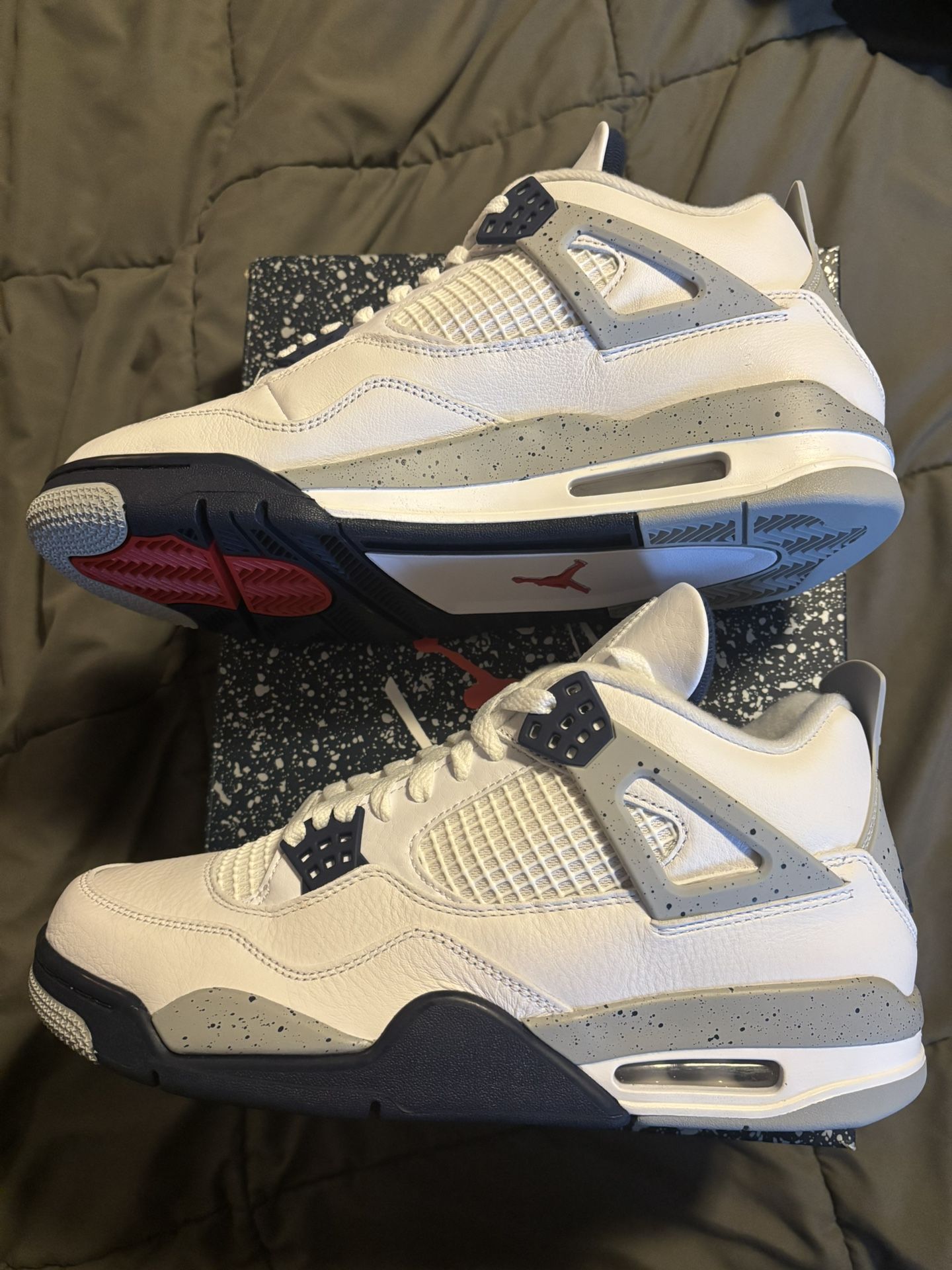 Jordan 4 Retro Midnight Navy
