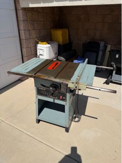 DELTA TABLE SAW WITH EXTRAS
