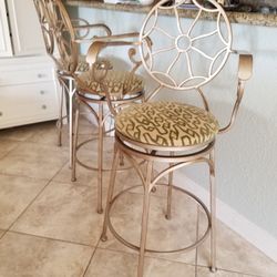 3 Metal swivel Stools