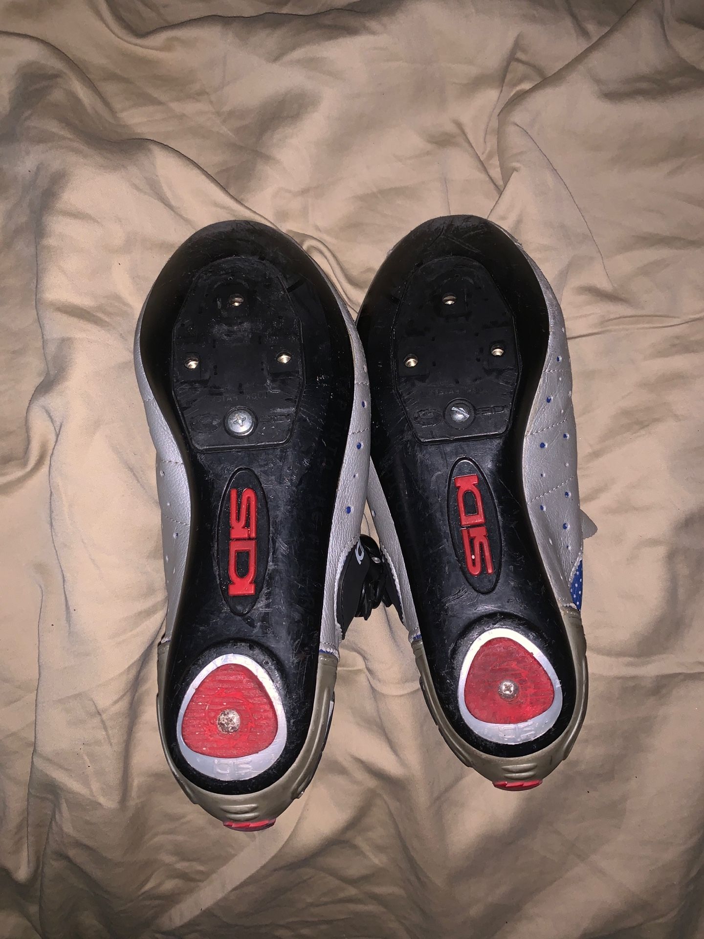 Bicycle cleats