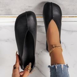 Womens Black Faux Leather Size 10 Casual Flats - NEW