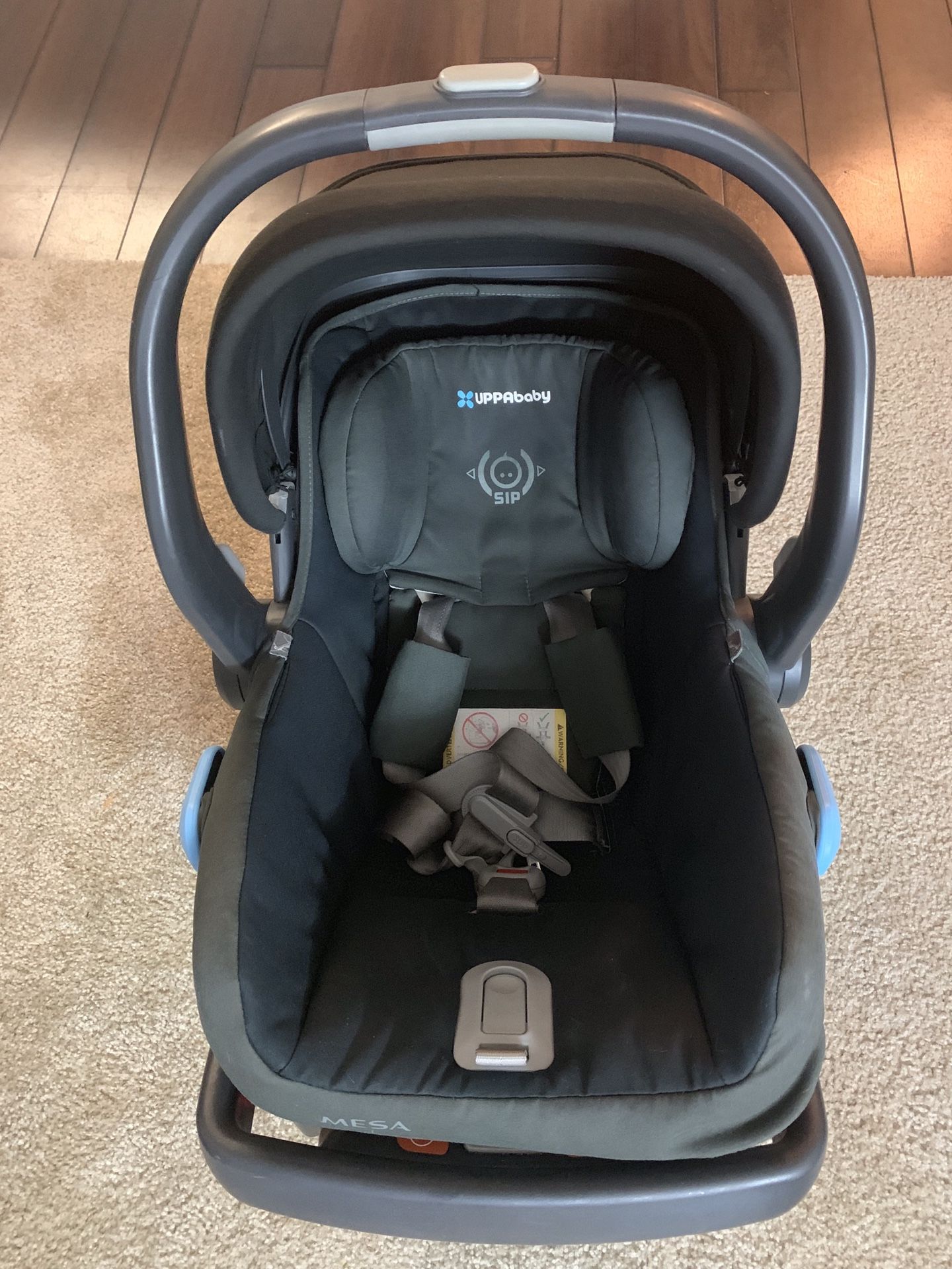 Uppa baby MESA car seat with base / uppababy Mesa / Infant car seat