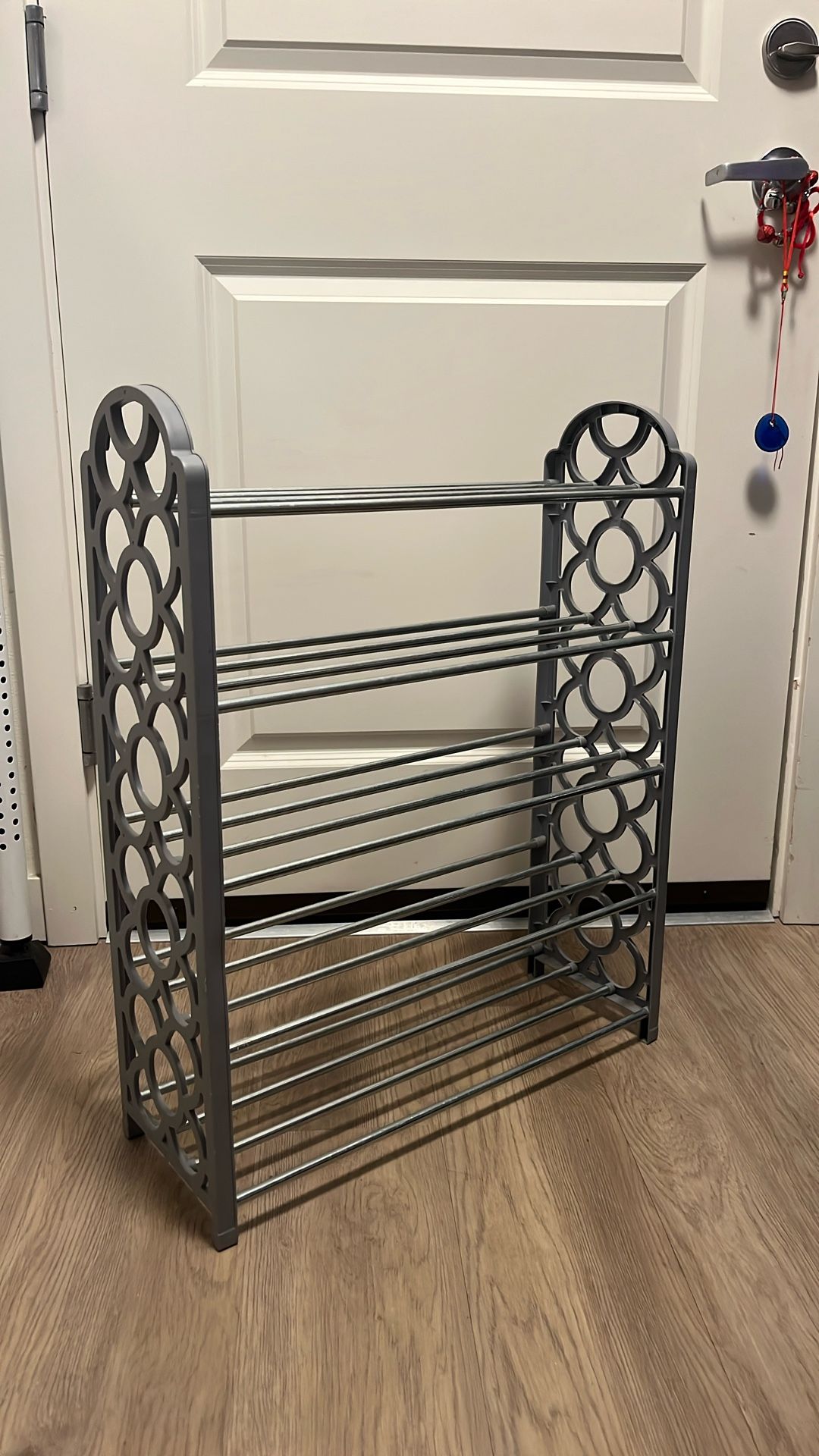 Collapsible shoe rack