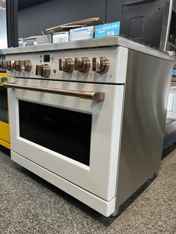 GE Café Matte White 36” W Gas Range