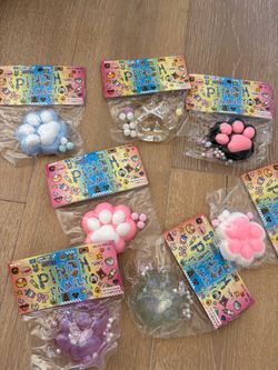 Happy Cutie Pinch Family Squishy Toys – Lot of 7