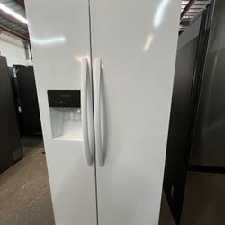 Frigidaire Gloss White 33” Refrigerator 