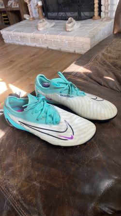 Nike Phantom GX Soccer Cleats
